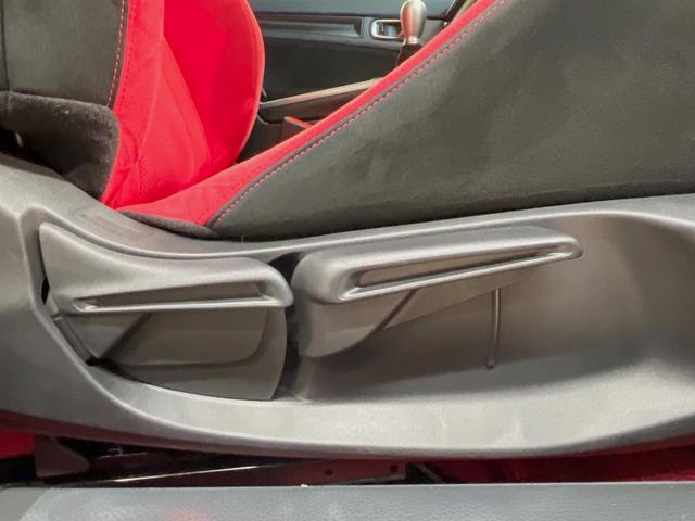 シビック タイプＲ　１オーナー　１９インチアルミ　６ＭＴ　Ｂｒｅｍｂｏキャリパー　禁煙車　衝突被害軽減システム　レーダークルーズ　ＥＴＣ２．０　ホンダコネクトディスプレー　コーナーセンサー　ＬＥＤヘッド（45枚目）