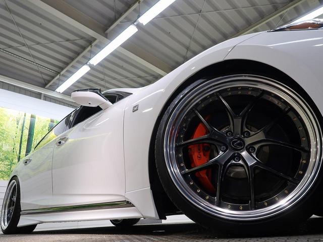 ＬＳ ＬＳ５００　Ｆスポーツ　後期　ＴＲＤエアロ　マークレビンソン　ムーンルーフ　オレンジキャリパー　エイムゲイン２２インチアルミ　赤革／ウルトラスエードコンビシート　エアサス　メーカー１２．３インチディスプレイオーディオ（3枚目）