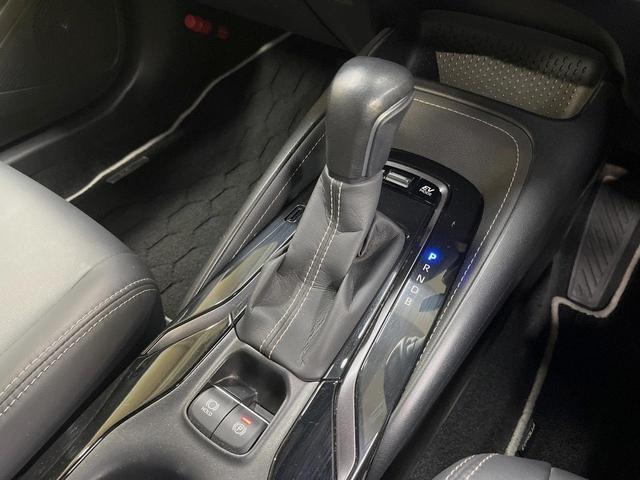 カローラ ハイブリッド ダブルバイビー ナビ機能付9インチディスプレイオーディオ ブラインドスポットモニター ハーフレザー 純正17インチアルミ レーダークルーズコントロール ETC2.0 バックカメラ オートハイビーム 禁煙車(23枚目)