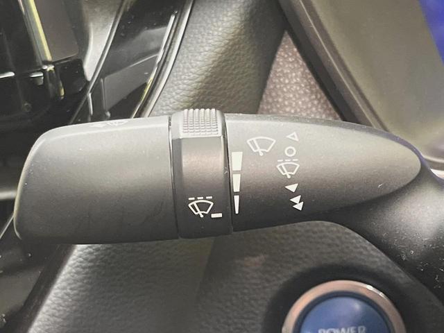 カローラ ハイブリッド ダブルバイビー ナビ機能付9インチディスプレイオーディオ ブラインドスポットモニター ハーフレザー 純正17インチアルミ レーダークルーズコントロール ETC2.0 バックカメラ オートハイビーム 禁煙車(25枚目)