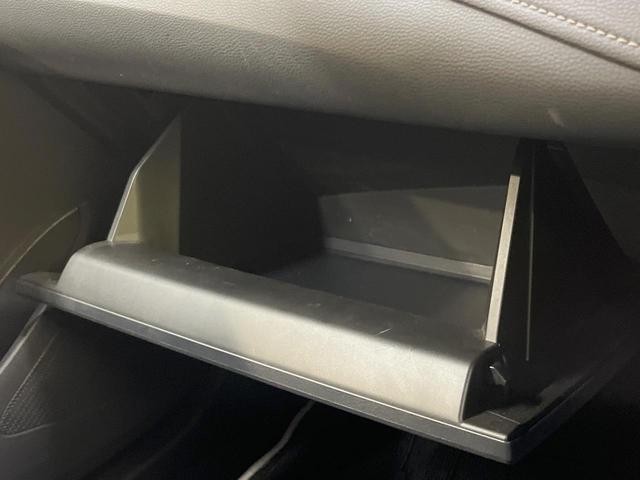 カローラ ハイブリッド ダブルバイビー ナビ機能付9インチディスプレイオーディオ ブラインドスポットモニター ハーフレザー 純正17インチアルミ レーダークルーズコントロール ETC2.0 バックカメラ オートハイビーム 禁煙車(34枚目)