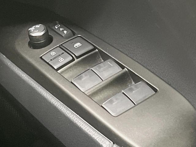 カムリ WSレザーパッケージ バックカメラ 衝突被害軽減システム レーダークルーズ 禁煙車 レザーシート コーナーセンサー スマートキー LEDヘッド ETC2.0 純正18インチアルミ オートハイビーム(26枚目)