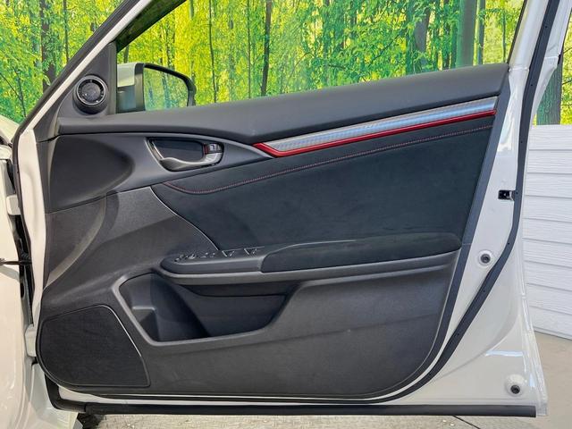 シビック タイプＲ　後期　純正ナビ　ホンダセンシング　６ＭＴ　純正２０インチアルミ　Ｂｒｅｍｂｏキャリパー　メッシュコンビスポーツシート　レーダークルーズコントロール　ＥＴＣ２．０　ＬＥＤヘッド　オートエアコン　禁煙車（35枚目）