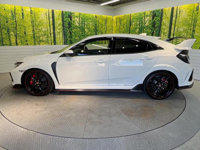 シビック タイプＲ　後期　純正ナビ　ホンダセンシング　６ＭＴ　純正２０インチアルミ　Ｂｒｅｍｂｏキャリパー　メッシュコンビスポーツシート　レーダークルーズコントロール　ＥＴＣ２．０　ＬＥＤヘッド　オートエアコン　禁煙車（38枚目）