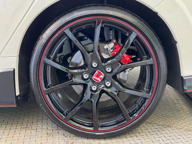 シビック タイプＲ　後期　純正ナビ　ホンダセンシング　６ＭＴ　純正２０インチアルミ　Ｂｒｅｍｂｏキャリパー　メッシュコンビスポーツシート　レーダークルーズコントロール　ＥＴＣ２．０　ＬＥＤヘッド　オートエアコン　禁煙車（43枚目）