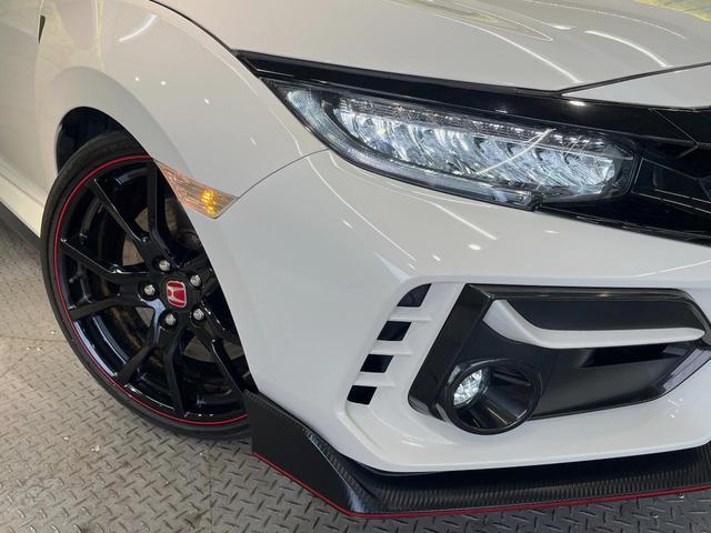 シビック タイプＲ　ＭＴ車　ナビゲーション　衝突被害軽減システム　レーダークルーズ　禁煙車　コーナーセンサー　スマートキー　ＬＥＤヘッド　ＥＴＣ２．０　純正２０インチアルミ　オートハイビーム　車線逸脱警報　オートライト（12枚目）