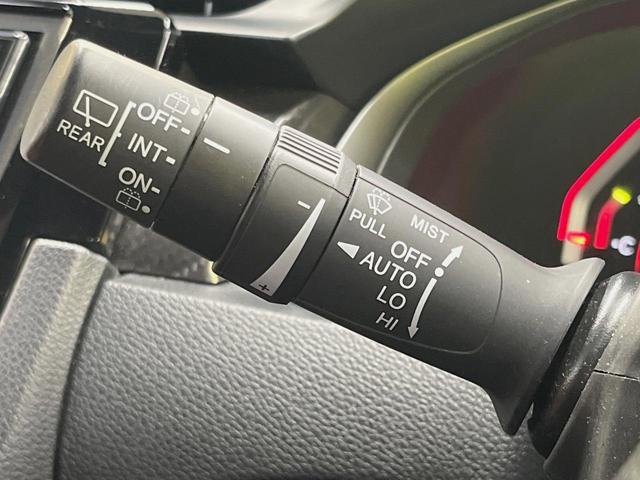 シビック タイプＲ　ＭＴ車　ナビゲーション　衝突被害軽減システム　レーダークルーズ　禁煙車　コーナーセンサー　スマートキー　ＬＥＤヘッド　ＥＴＣ２．０　純正２０インチアルミ　オートハイビーム　車線逸脱警報　オートライト（40枚目）