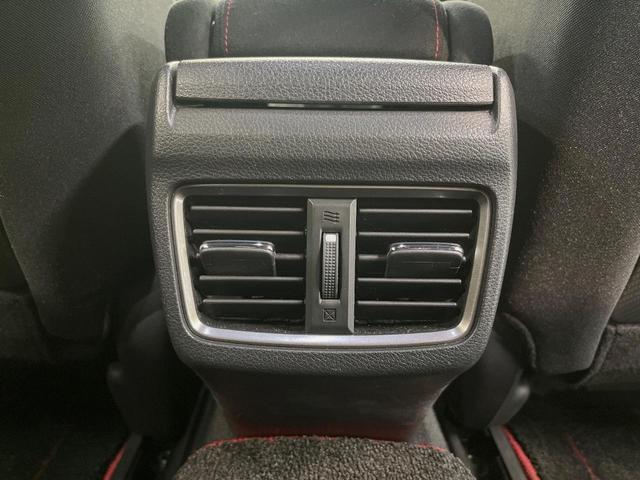 シビック タイプＲ　ＭＴ車　ナビゲーション　衝突被害軽減システム　レーダークルーズ　禁煙車　コーナーセンサー　スマートキー　ＬＥＤヘッド　ＥＴＣ２．０　純正２０インチアルミ　オートハイビーム　車線逸脱警報　オートライト（46枚目）