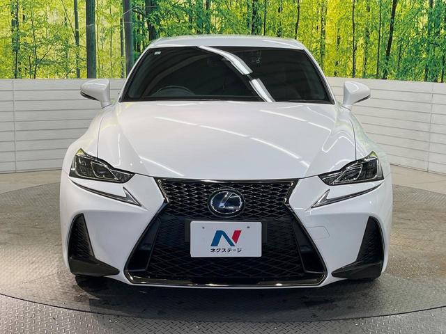 ＩＳ ＩＳ３００ｈ　Ｆスポーツ　中期　３眼ＬＥＤ　クリアランスソナー　ＢＳＭ／ＲＣＴＡ　黒Ｌ－ｔｅｘ／ファブリックコンビシート　純正１８インチアルミ　セーフティシステムプラス　１０．３型メーカーナビ　シートヒーター　パワーシート（14枚目）