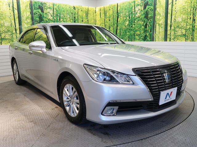 クラウンハイブリッド ロイヤルサルーン　ベージュレザーシート　アドバンスドパッケージ　メーカー８インチＨＤＤナビ　バックカメラ　シートベンチレーション　パワーシート　スマートキー　ＨＩＤヘッド　ＥＴＣ　ステアリングヒーター（22枚目）