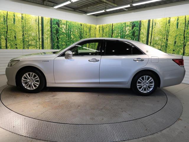 クラウンハイブリッド ロイヤルサルーン　ベージュレザーシート　アドバンスドパッケージ　メーカー８インチＨＤＤナビ　バックカメラ　シートベンチレーション　パワーシート　スマートキー　ＨＩＤヘッド　ＥＴＣ　ステアリングヒーター（24枚目）