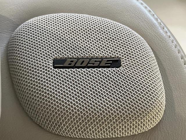 フーガ ２５０ＧＴ　クールエクスクルーシブ　後期　白革　ＢＯＳＥサウンドシステム　全方位運転支援システム　メーカー８インチＨＤＤナビ　アラウンドビューモニタ－　シートベンチレーション　純正１８インチアルミ　インテリジェントクルーズコントロール（3枚目）