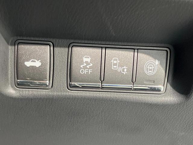 フーガ ２５０ＧＴ　クールエクスクルーシブ　後期　白革　ＢＯＳＥサウンドシステム　全方位運転支援システム　メーカー８インチＨＤＤナビ　アラウンドビューモニタ－　シートベンチレーション　純正１８インチアルミ　インテリジェントクルーズコントロール（4枚目）