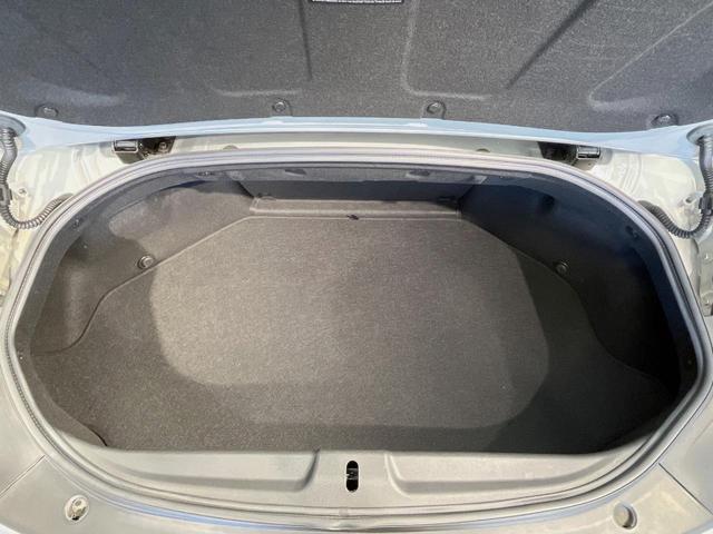 ���i�̂���������ʋ΁A���}���ɏ\���ȉ׎��X�y�[�X���m�ۂ��Ă���܂��B