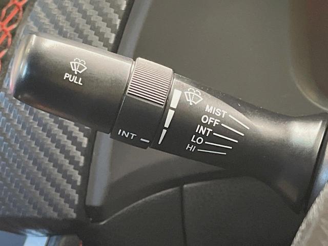 ８６ ＧＴ　ＴＲＤエアロ　ｃａｒｒｏｚｚｅｒｉａ製ＳＤナビ　バックカメラ　ＥＴＣ　禁煙車　純正１７インチアルミ　パドルシフト　ＨＩＤヘッドライト　左右独立型温度調整機能付きエアコン　革巻きステアリング（37枚目）