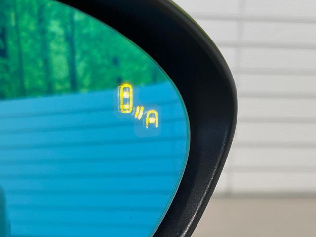 �y�u���C���h�X�|�b�g���j�^�����O�z���s���A�h�A�~���[�̎��p�ɂȂ�₷���ӏ��Ɍ㑱�Ԃ��ڋ߂���ƃT�C�h�~���[�t�߂Ɍx����\���A�h���C�o�[�ɒ��ӊ��N�����Ă���܂��B