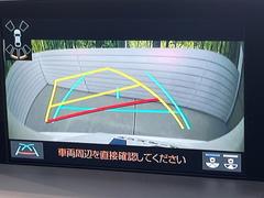 【バックカメラ】駐車時に後方がリアルタイム映像で確認できます。大型商業施設や立体駐車場での駐車時や、夜間のバック時に大活躍！運転スキルに関わらず、今や必須となった装備のひとつです！ 4