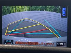 【バックカメラ】駐車時に後方がリアルタイム映像で確認できます。大型商業施設や立体駐車場での駐車時や、夜間のバック時に大活躍！運転スキルに関わらず、今や必須となった装備のひとつです！ 4