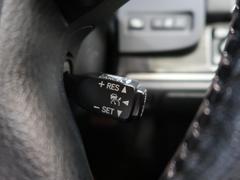 【クルーズコントロール】高速道路もラクラク走行。アクセルを離しても一定速度で走行ができ、長距離運転時の負担を軽減！加速・減速も簡単なスイッチ操作で調整できます。 5