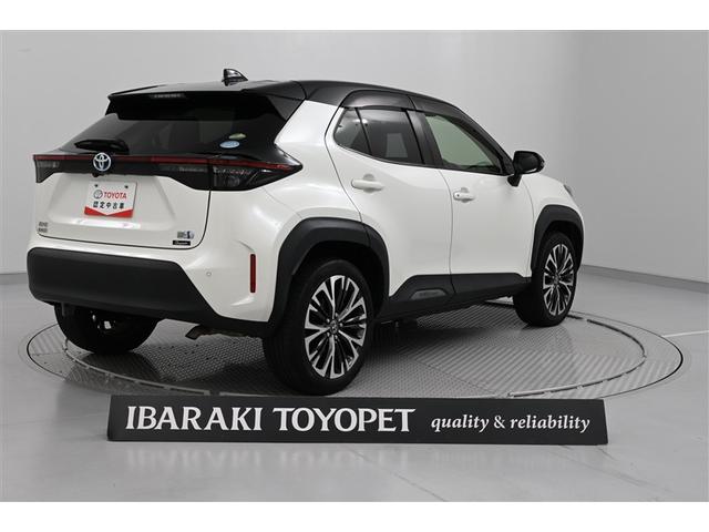 ヤリスクロス ハイブリッドＺ　ＡＣ１００　スマートキ　衝突軽減ブレーキ　リヤカメラ　点検記録簿　ＬＥＤヘッドライ　ＥＳＣ　クルーズＣ　パワーステアリング　アルミホイール　ＥＴＣ車載器　運転席パワーシート　イモビ　キーフリー　ＡＢＳ（7枚目）