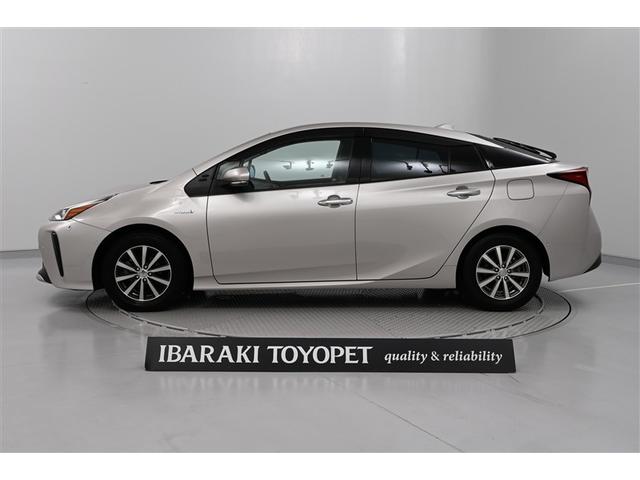 プリウス Ａ　衝突軽減ブレーキシステム　Ｂモニタ　記録簿有　ＬＥＤヘッド　クルーズコントロール　セキュリティー　スマートキー　パワーステアリング　Ｐシート　ドライブレコーダー　ＥＴＣ　アルミホイル　オートエアコン（2枚目）