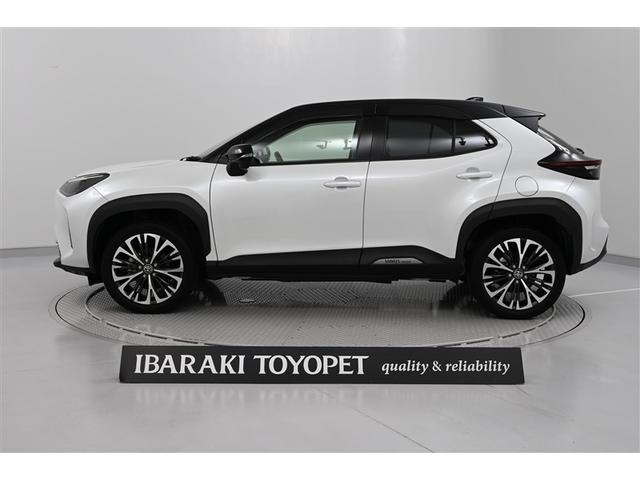 ヤリスクロス ハイブリッドZ インテリジェントキー アルミホイル LEDライト リアカメラ クルーズコントロール 整備記録簿 横滑り防止システム TV 電動シ-ト パワステ オートエアコン キーフリー イモビライザ ETC付き(4枚目)