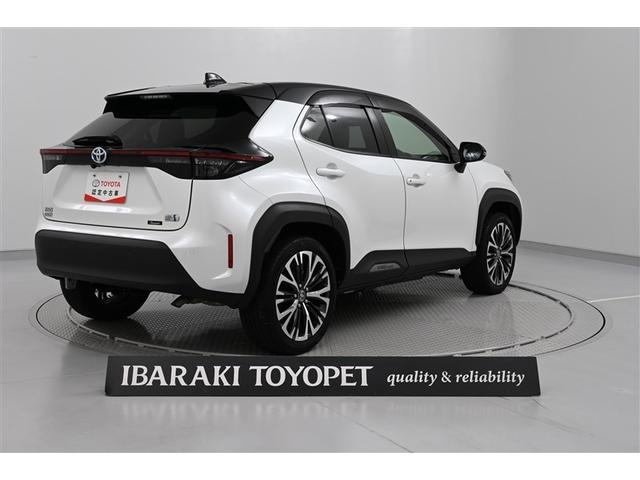 ヤリスクロス ハイブリッドZ インテリジェントキー アルミホイル LEDライト リアカメラ クルーズコントロール 整備記録簿 横滑り防止システム TV 電動シ-ト パワステ オートエアコン キーフリー イモビライザ ETC付き(5枚目)