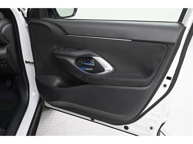 ヤリスクロス ハイブリッドZ インテリジェントキー アルミホイル LEDライト リアカメラ クルーズコントロール 整備記録簿 横滑り防止システム TV 電動シ-ト パワステ オートエアコン キーフリー イモビライザ ETC付き(37枚目)