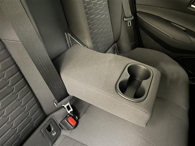 カローラスポーツ Ｇ　ＡＵＸ　キーフリー　ナビ　バックモニター　スマートキー　点検記録簿　クルコン　アルミ　ＤＶＤ　イモビライザー　ＡＢＳ　オートエアコン　サイドエアバック　メモリーナビ　ドライブレコーダー　横滑り防止機能（18枚目）