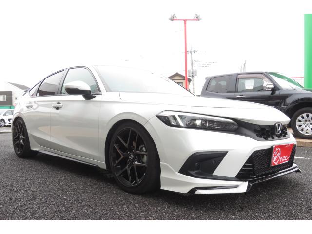 シビック ＥＸ　／純正ナビ／フルセグバックカメラ／フロントリップ／テイン車高調／社外マフラー／ホンダセンシング／ＬＥＤライト／ＥＴＣ／ワイヤレス充電器／ユーザー買取／１オーナー／（4枚目）