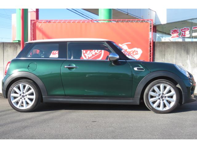 ＭＩＮＩ クーパー　ＭＴモード付ＡＴ／ステアリングスイッチ／キーレス／スペアキー／ＡＵＸ／ＥＴＣ／ＵＳＢ／純正アルミホイール／プッシュスタート（2枚目）