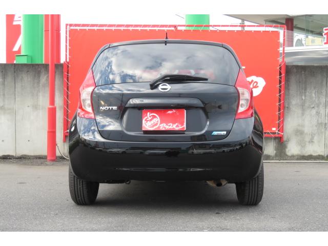ノート メダリスト　全方位ビューカメラ／ＥＴＣ／スマートキー／キーレス／ワンセグ／パワステ／パワーウィンドウ／ＡＢＳ／禁煙車／衝突軽減ボディ／オートエアコン／プッシュスタート／ユーザー買取車（8枚目）