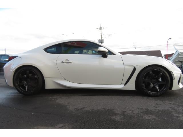 BRZ S 6速MT/STIクイックシフト/STIシフトノブ/TE37SAGA Sプラス18インチ/BLITZ ZZ-R車高調/純正カロッツェリアナビ/レーダークルーズコントロール/シートヒーター(2枚目)