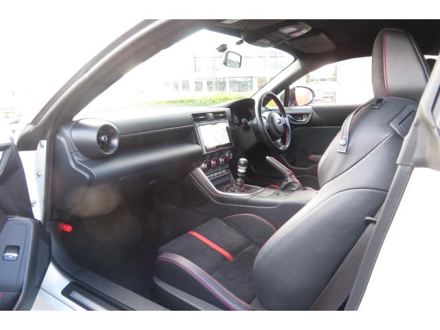 BRZ S 6速MT/STIクイックシフト/STIシフトノブ/TE37SAGA Sプラス18インチ/BLITZ ZZ-R車高調/純正カロッツェリアナビ/レーダークルーズコントロール/シートヒーター(30枚目)