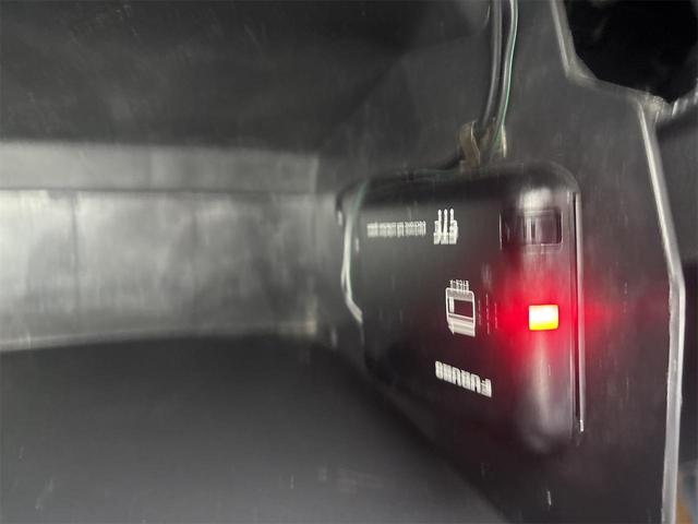 ムーヴ カスタム　ＲＳ　ドライブレコーダー　ＥＴＣ　ＨＩＤ　キーレスエントリー　電動格納ミラー　ベンチシート　ＡＴ　盗難防止システム　ＡＢＳ　ＣＤ　ＭＤ　アルミホイール　衝突安全ボディ　エアコン　パワーステアリング（8枚目）