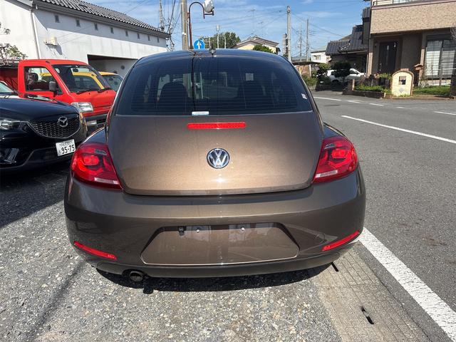 ザ・ビートル デザイン　ＥＴＣ　バックカメラ　ナビ　ＴＶ　オートクルーズコントロール　ＡＴ　キーレスエントリー　アルミホイール　盗難防止システム　ＡＢＳ　ＣＤ　エアコン　パワーステアリング　パワーウィンドウ　運転席エアバッグ（17枚目）