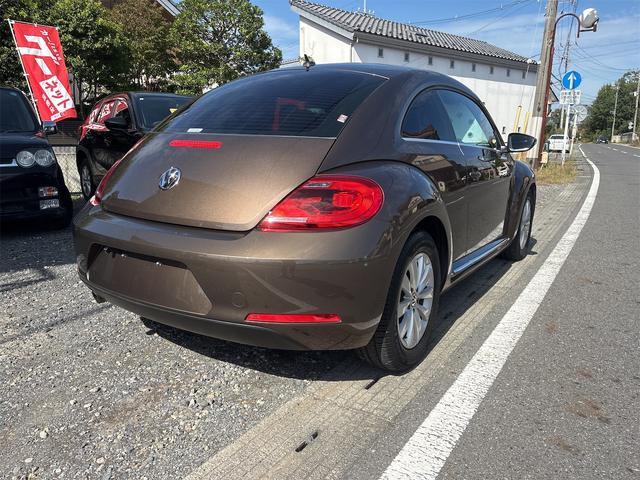 ザ・ビートル デザイン　ＥＴＣ　バックカメラ　ナビ　ＴＶ　オートクルーズコントロール　ＡＴ　キーレスエントリー　アルミホイール　盗難防止システム　ＡＢＳ　ＣＤ　エアコン　パワーステアリング　パワーウィンドウ　運転席エアバッグ（18枚目）