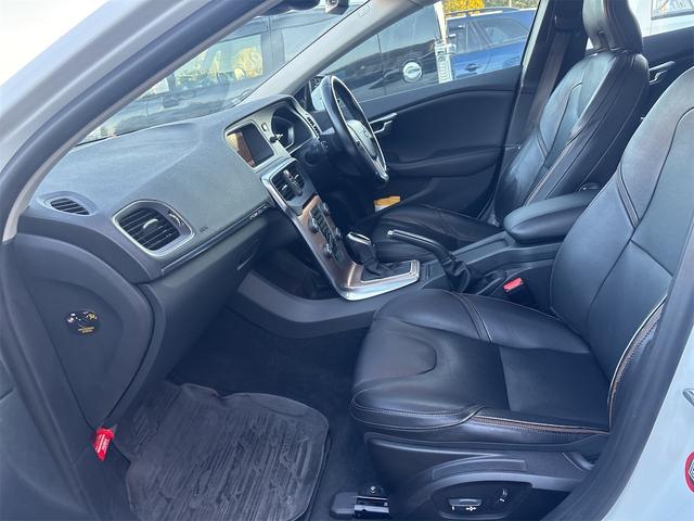 V40 クロスカントリー T5 AWD 4WD ドライブレコーダー ETC ナビ TV クリアランスソナー オートクルーズコントロール アルミホイール オートライト HID パワーシート 電動格納ミラー シートヒーター AT(11枚目)