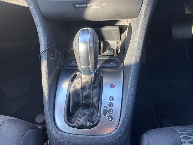 ゴルフ TSIトレンドラインブルーモーションテクノロジー ドライブレコーダー ETC バックカメラ ナビ TV アルミホイール アイドリングストップ 電動格納ミラー AT 盗難防止システム ABS ESC エアコン パワーステアリング パワーウィンドウ(7枚目)