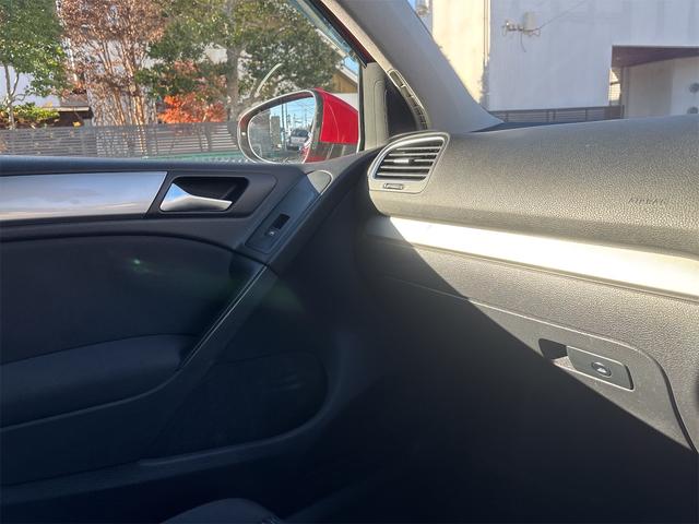 ゴルフ TSIトレンドラインブルーモーションテクノロジー ドライブレコーダー ETC バックカメラ ナビ TV アルミホイール アイドリングストップ 電動格納ミラー AT 盗難防止システム ABS ESC エアコン パワーステアリング パワーウィンドウ(8枚目)