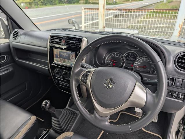 ジムニー ランドベンチャー　１０型／ユーザー買取車／１インチリフトアップ／社外前後バンパー／タイヤジオランダーＸ－ＡＴ／スキッドプレート／ＬＥＤ社外テール／社外マフラーＨＫＳ／社外ナビ、ナンバー移設／ＥＴＣ／ＭＴ５速（13枚目）