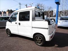 昭和５４年創立以来、一貫して各メーカー新車・中古車販売をはじめ保険代理店・車検・一般整備などお車に関するすべてを取り扱っております。 3