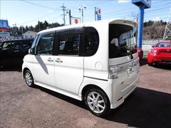 昭和５４年創立以来、一貫して各メーカー新車・中古車販売を始め保険代理店・車検　　・一般整備など、お車に関するすべてを取り扱っております。 3