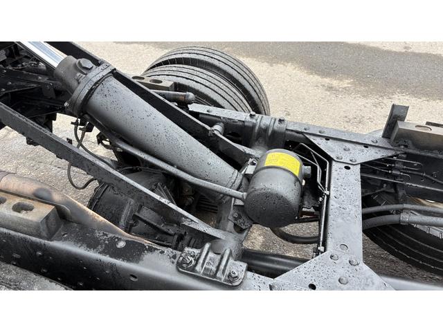 エルフトラック ダンプ　３トンダンプ　低床　積載量３０００ｋｇ　Ｈ１５（２００３）　ＤＰＤなし　ＭＴ５　排ガス適合車　ＮＯ・８（9枚目）