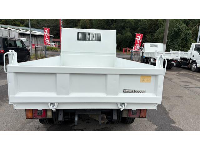 エルフトラック ダンプ　３トンダンプ　低床　積載量３０００ｋｇ　Ｈ１５（２００３）　ＤＰＤなし　ＭＴ５　排ガス適合車　ＮＯ・８（14枚目）