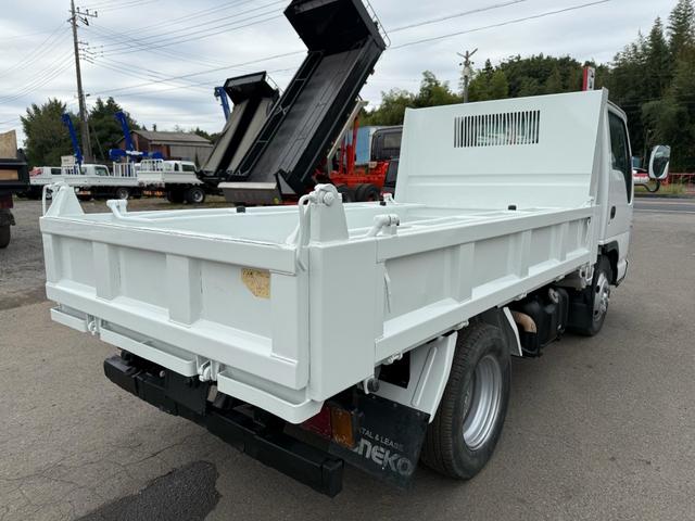 エルフトラック ダンプ　３トンダンプ　低床ダンプ　最大積載量３０００ｋｇ　電動コボレーン付　ＭＴ６　排ガス適合車　ＮＯ・１９（12枚目）
