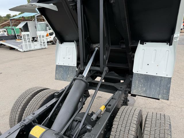 エルフトラック ダンプ　３トンダンプ　低床ダンプ　最大積載量３０００ｋｇ　電動コボレーン付　ＭＴ６　排ガス適合車　ＮＯ・１９（14枚目）