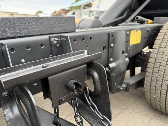 エルフトラック ダンプ　３トンダンプ　低床ダンプ　最大積載量３０００ｋｇ　電動コボレーン付　ＭＴ６　排ガス適合車　ＮＯ・１９（15枚目）