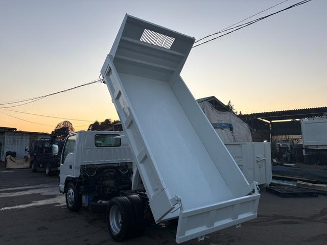 エルフトラック ダンプ　３ｔダンプ　低床　最大積載量３０００ｋｇ　ＭＴ５　排ガス適合車　ＮＯ・４（7枚目）