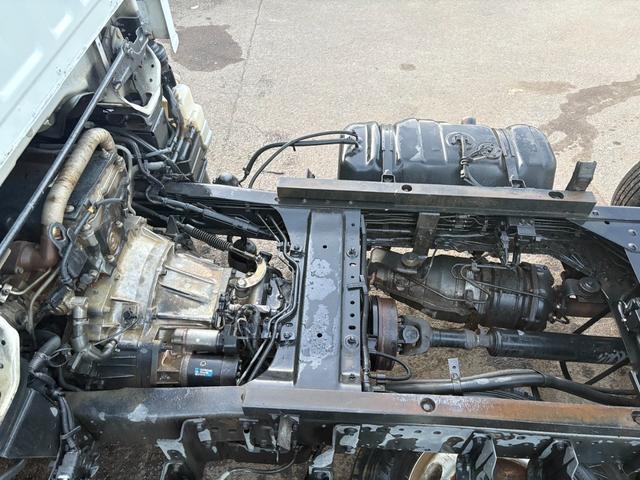 エルフトラック ダンプ　３ｔダンプ　低床　最大積載量３０００ｋｇ　ＭＴ５　排ガス適合車　ＮＯ・４（12枚目）